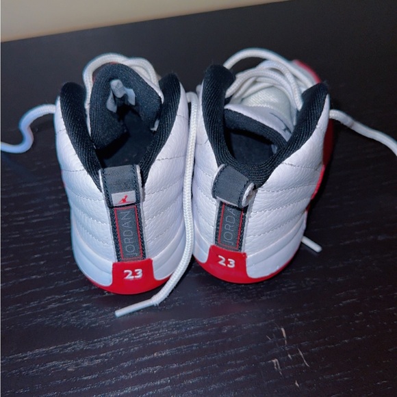 Size 9C jordan 12’s - Picture 3 of 4